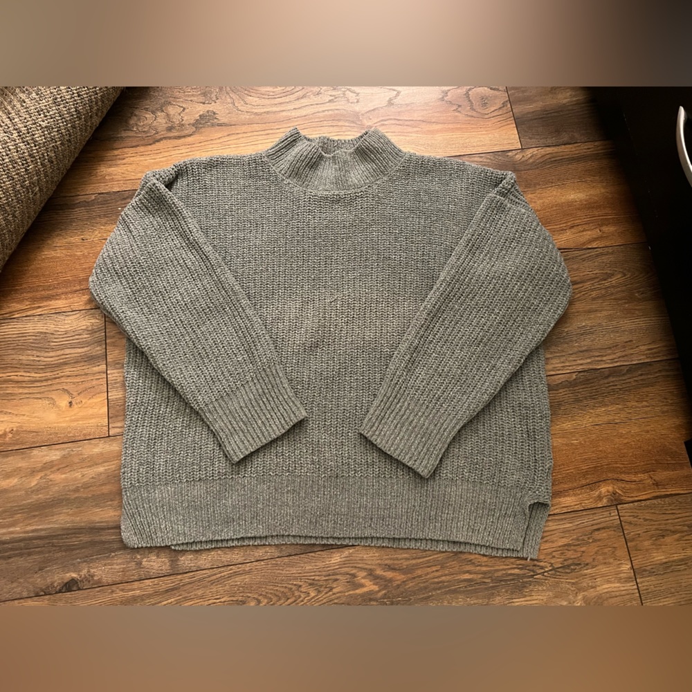 NWOT Hippie Rose Velvet Sweater